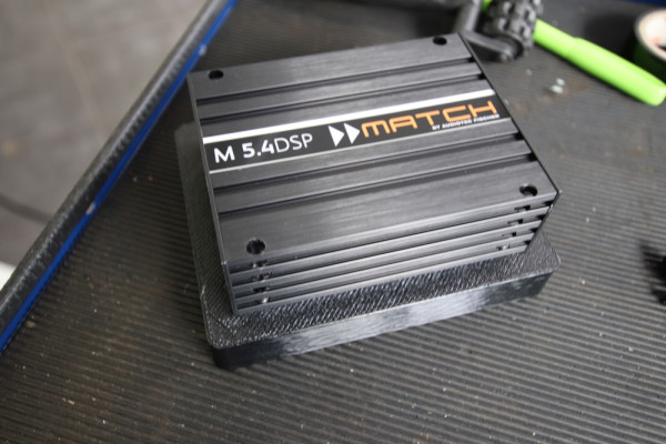 Fiat Ducato Endstufenhalter für Domlager Match M 5.4DSP