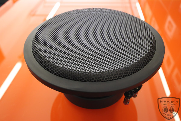 Subwoofer im passenden Gehäuse für Mercedes C-Klasse W205 und S205