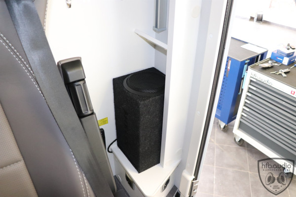 HELIX IK EB6.1 sehr kleiner 6" Subwoofer im Gehäuse