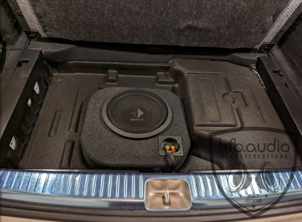 Subwoofer im passenden Gehäuse für Mercedes C-Klasse W205 und S205